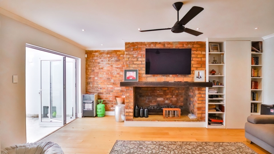 4 Bedroom Property for Sale in Fresnaye Western Cape